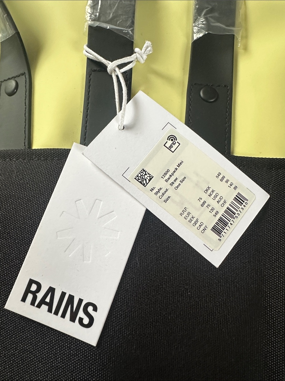 NWT Yellow Rains waterproof backpack - Picture 3 of 3